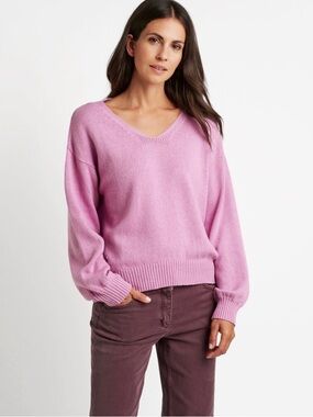 Women's V-Neck Pullover Sweater - Pink